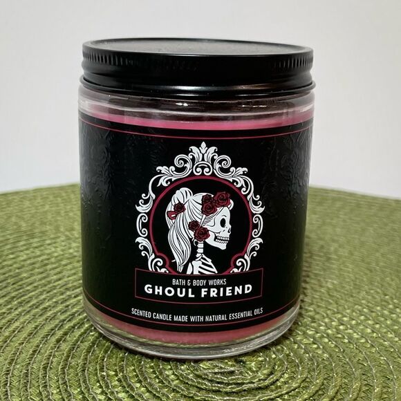Bath & Body Works Ghoul Friend Candle NWT - Picture 1 of 2